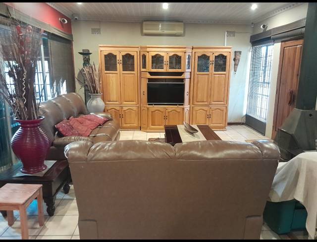4 BEDROOM HOUSE FOR SALE IN BO-DORP